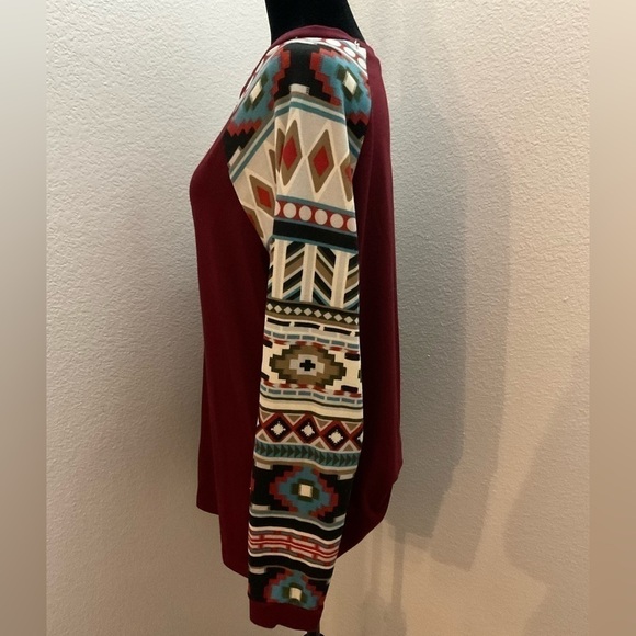 TRIBAL print long sleeve - Picture 2 of 4